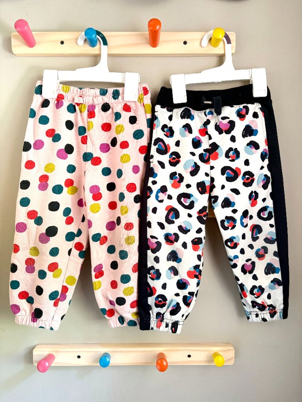 Bundle of Hanna Andersson Colorful Joggers, Rainbow Leopard + Polka Dots (Play)